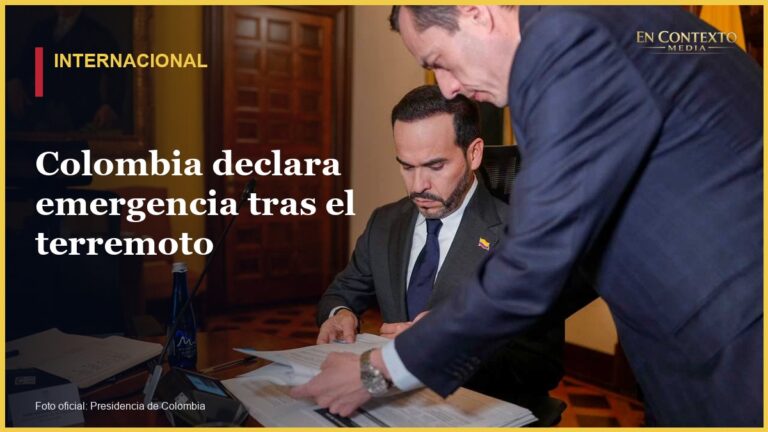 Consejo de Ministros de Colombia durante la firma del decreto de emergencia por el terremoto.