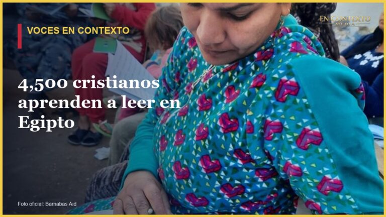 Una mujer cristiana egipcia participa en el programa de alfabetización apoyado por Barnabas Aid.