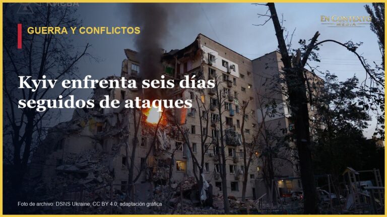 Edificio de apartamentos dañado por un ataque ruso en Kyiv en una fotografía de archivo del servicio de emergencias de Ucrania.
