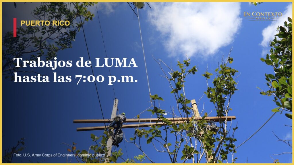Trabajadores reparan infraestructura electrica en Guanica, Puerto Rico.