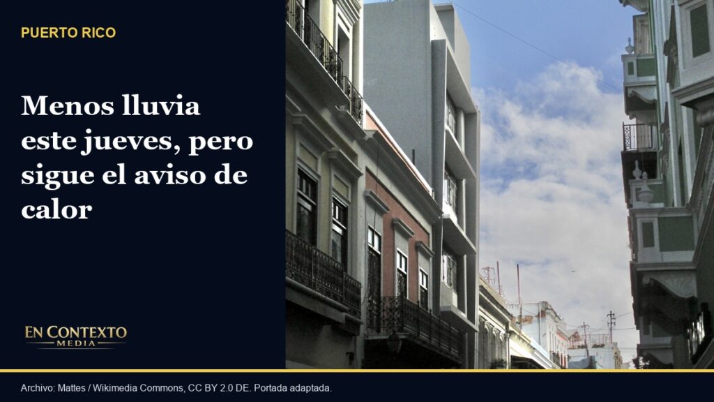 Calle soleada en San Juan, Puerto Rico, en una fotografia de archivo.