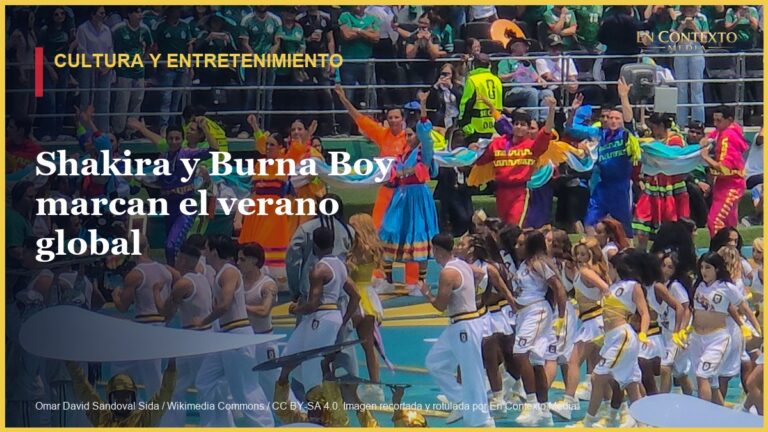 Shakira y Burna Boy durante la ceremonia inaugural del torneo mundial de fútbol de 2026.