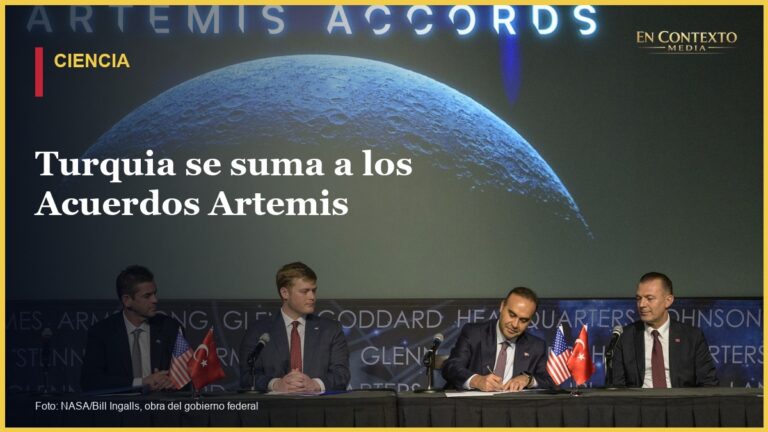 Representantes de Turquia y Estados Unidos durante la firma de los Acuerdos Artemis en la sede de NASA.